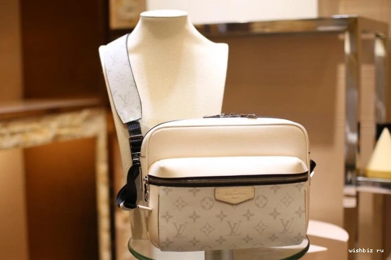 WIS Messenger Louis Vuitton 0715